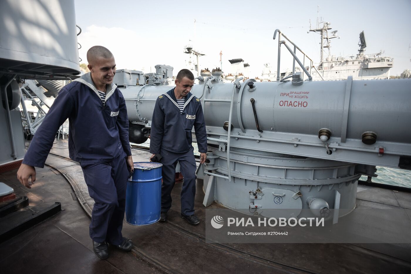 Сторожевой корабль "Ладный" перед походом в Средиземное море