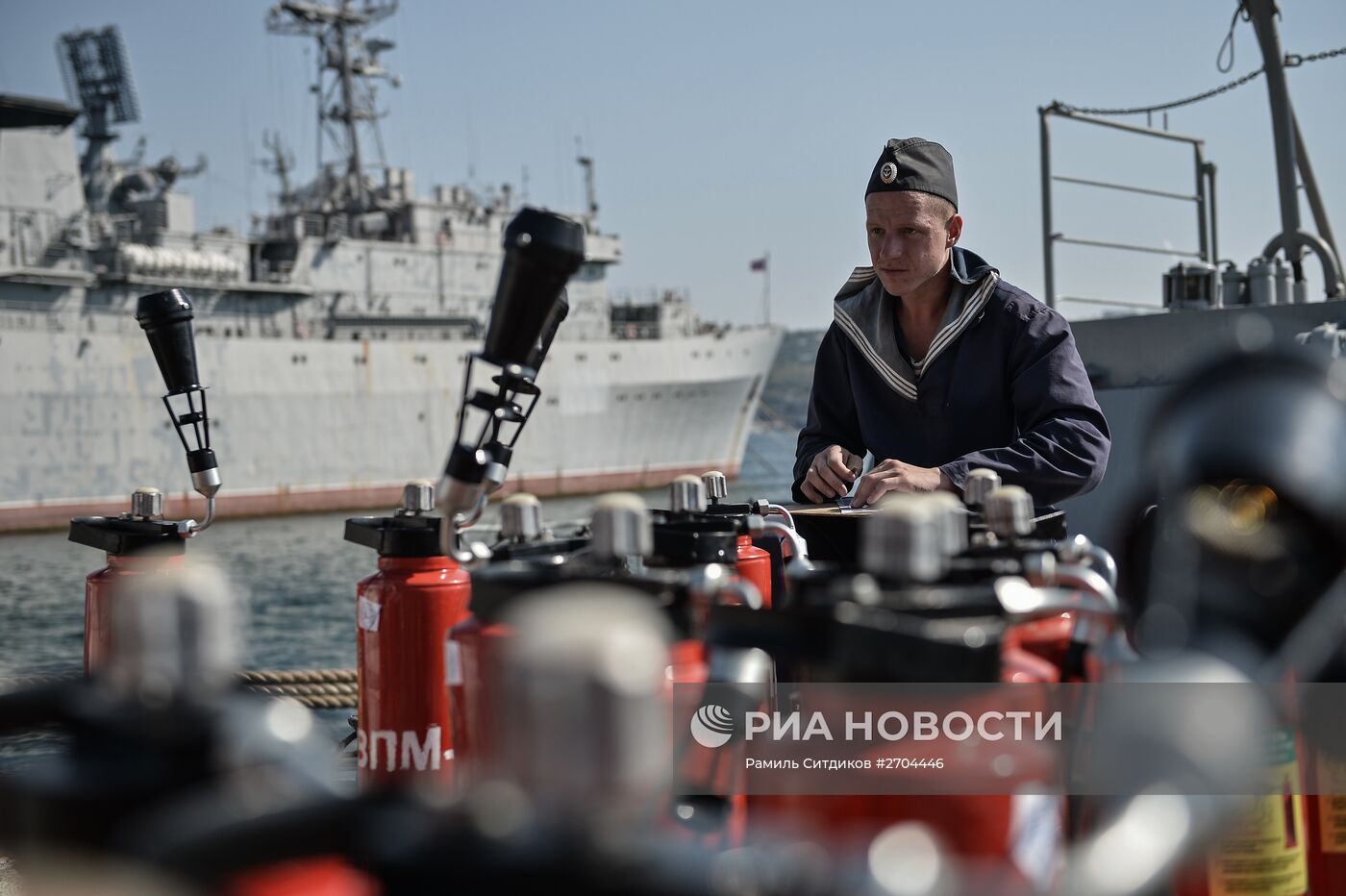 Сторожевой корабль "Ладный" перед походом в Средиземное море