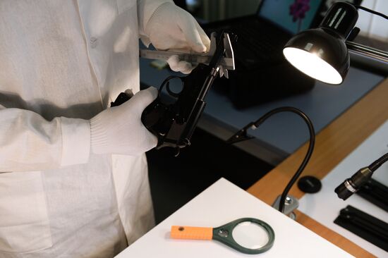 Работа Центрального экспертно-криминалистического таможенного управления