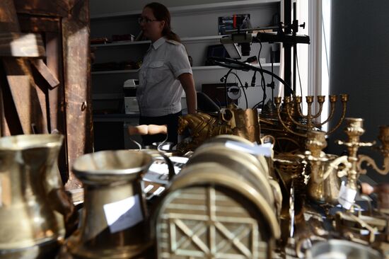 Работа Центрального экспертно-криминалистического таможенного управления