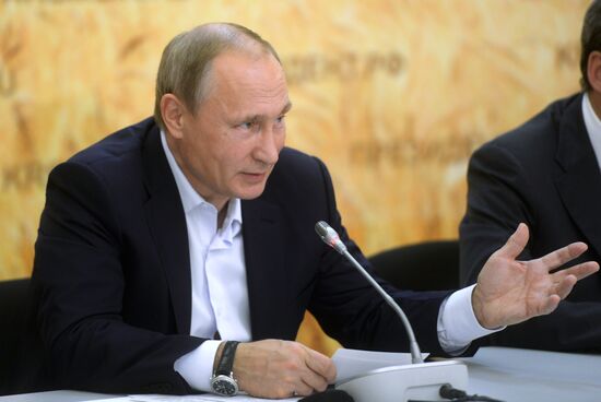 Рабочая поездка президента РФ В.Путина в Ростовскую область