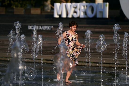 Теплая погода в Москве Теплая погода в Москве