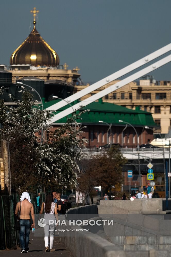 Теплая погода в Москве