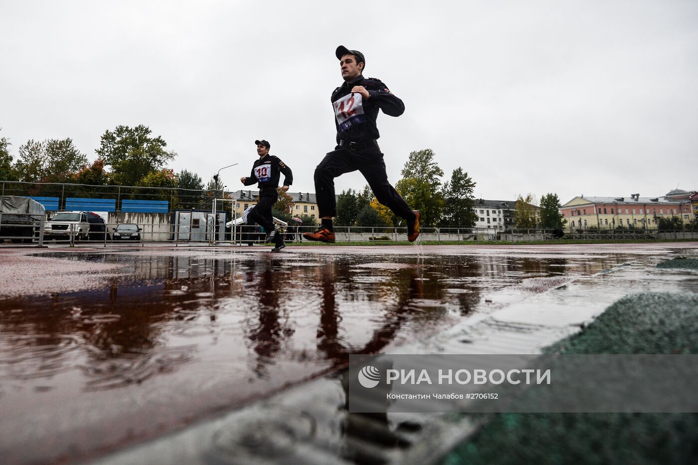 Состязания сотрудников полиции в Новгороде