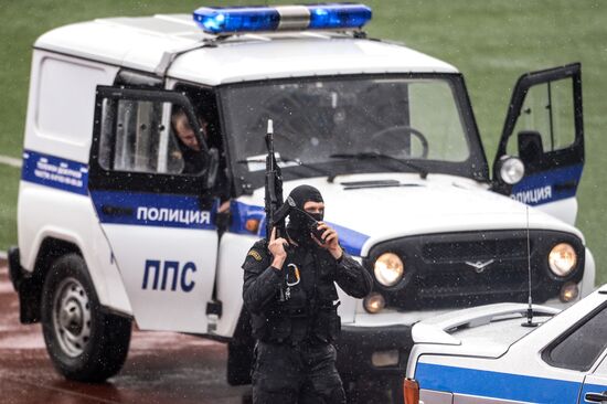 Состязания сотрудников полиции в Новгороде