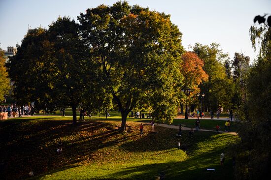 Теплая погода в Москве