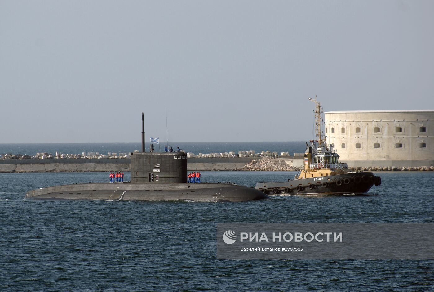 Прибытие подводной лодки "Новороссийск" в порт Севастополя