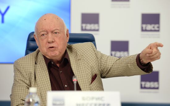 Пресс-конференция, посвященная вручению первой премии Юрия Любимова