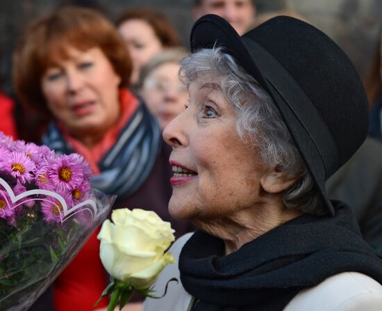 Актриса В.Васильева отметила 90-летний юбилей