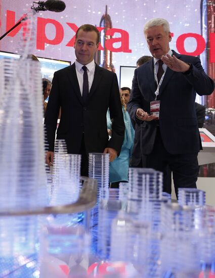 Премьер-министр РФ Д.Медведев посетил инвестиционный форум "Сочи-2015"