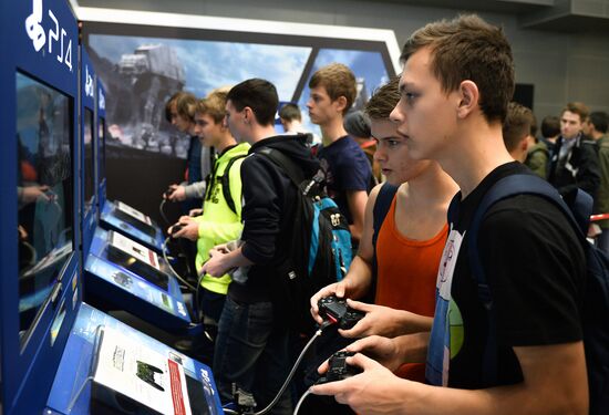 Выставка Comic Con Russia и "ИгроМир". День второй