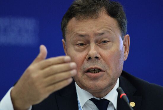 Дебаты "Бюджетная политика 2016-2018 гг. – краткосрочные вызовы и долгосрочные приоритеты" в рамках форума "Сочи-2015"