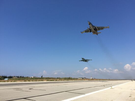 Российская боевая авиагруппа на аэродроме "Хмеймим" в Сирии