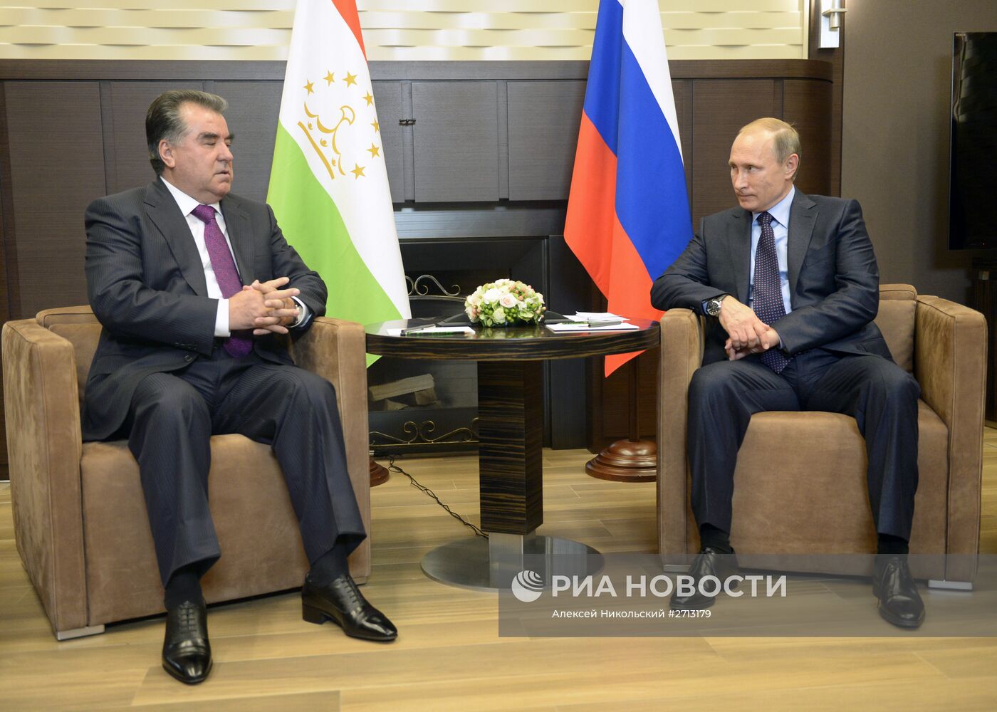 Рабочая встреча президента РФ В.Путина с президентом Таджикистана Э.Рахмоном