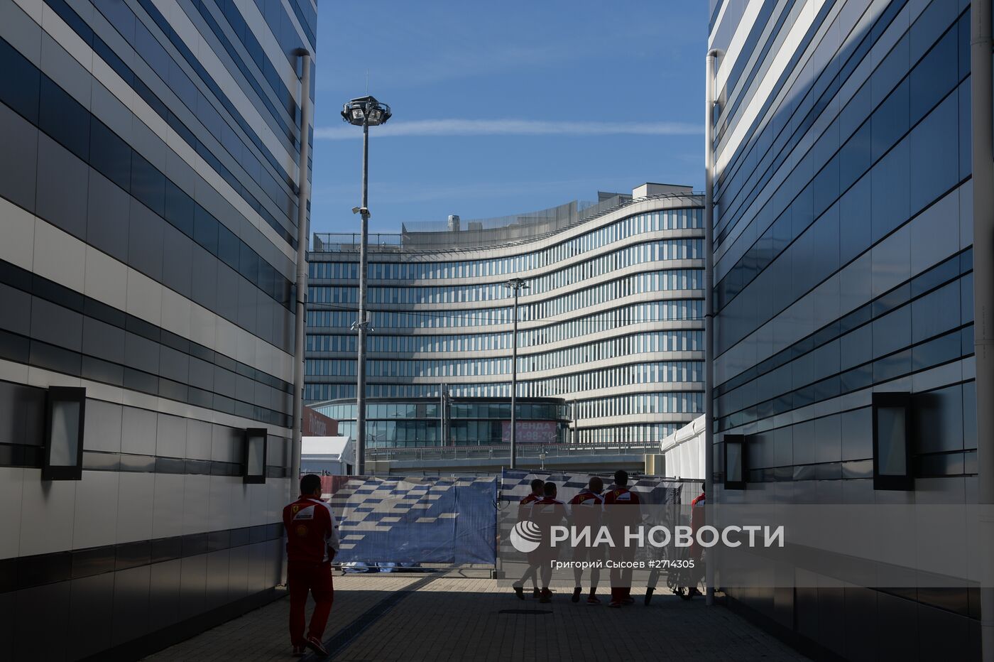 Подготовка к российскому этапу чемпионата мира по кольцевым автогонкам в классе "Формула-1"