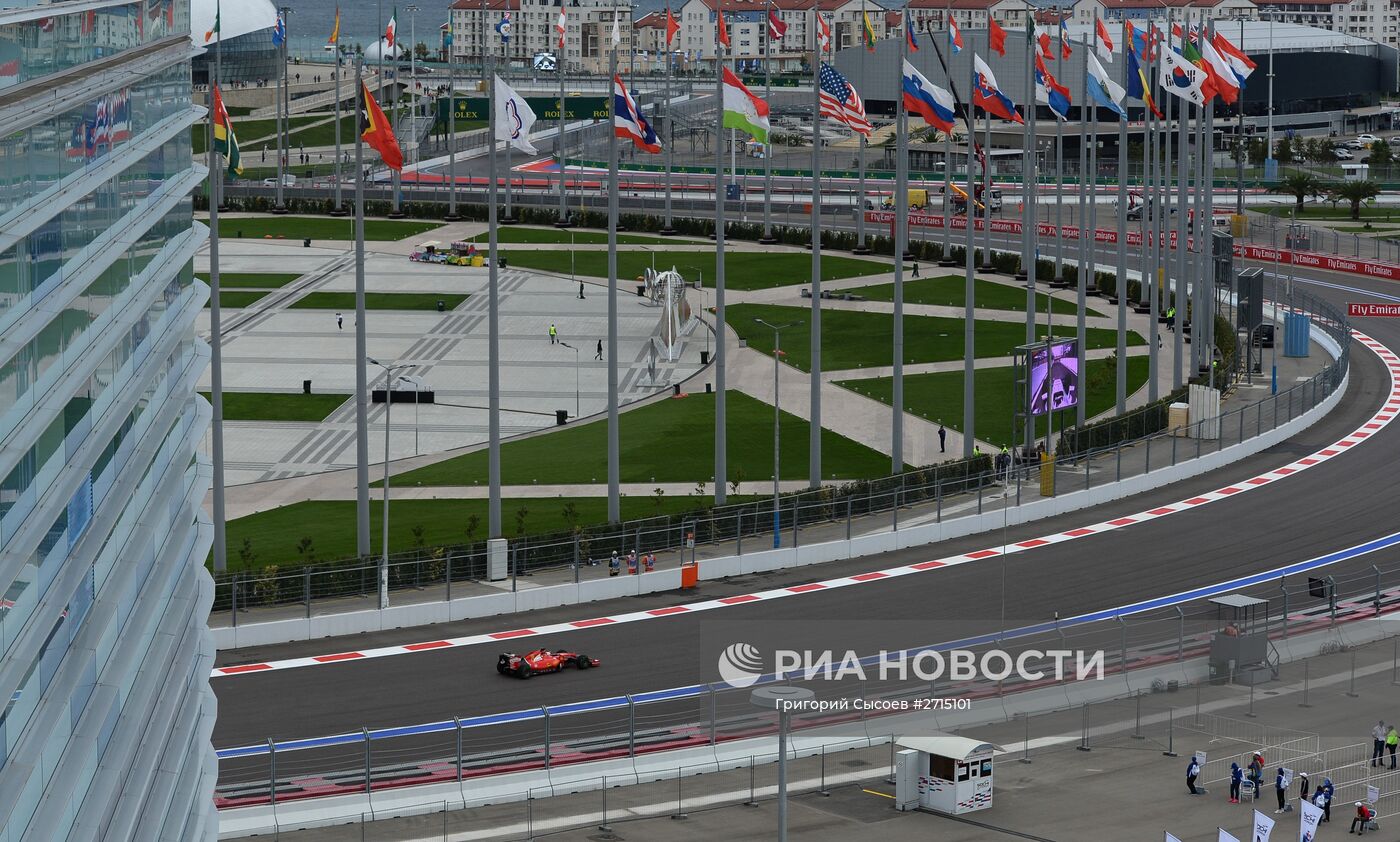 Автоспорт. Формула -1. Гран-при России. Свободные заезды