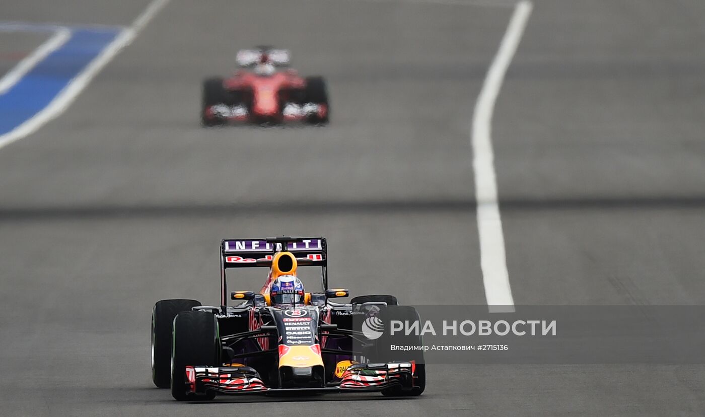 Автоспорт. Формула -1. Гран-при России. Свободные заезды
