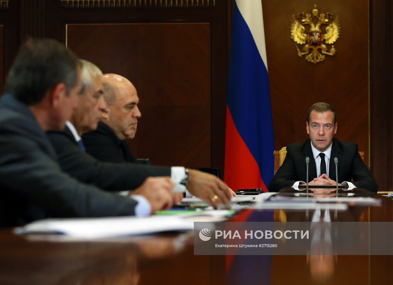 Премьер-министр РФ Д.Медведев провел совещание по законодательству о контролируемых иностранных компаниях