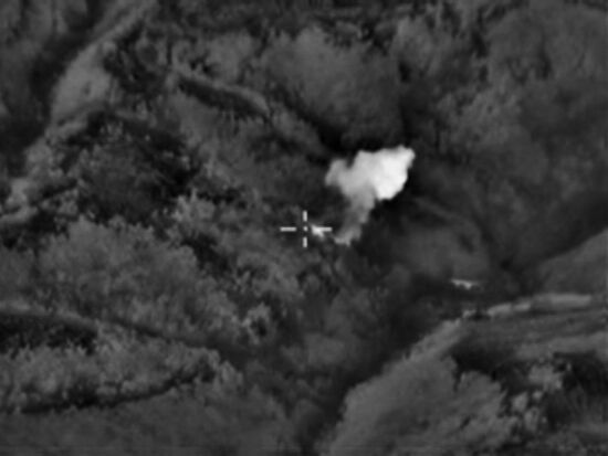 Нанесение российской боевой авиацией ударов по позициям ИГ в Сирии