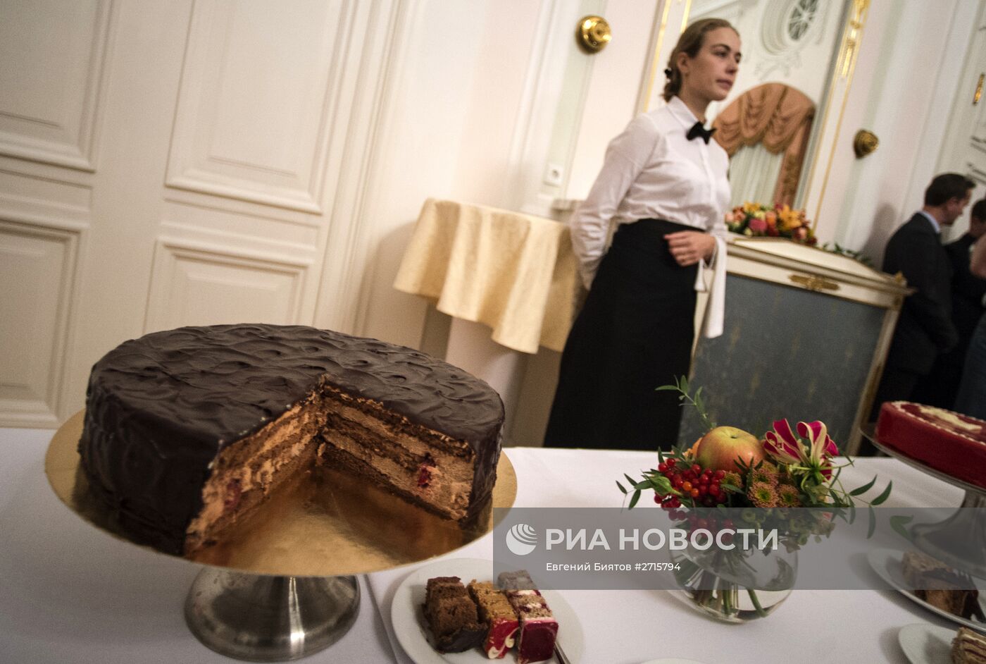 Выбор именного торта Москвы