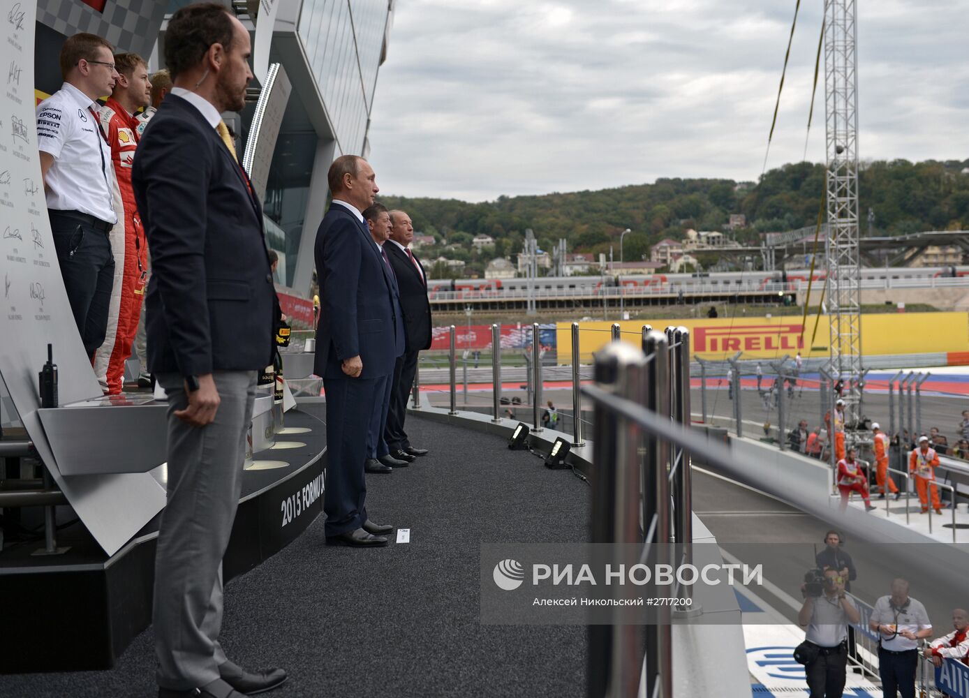 Президент РФ В.Путин посетил "Гран-при России" гонок "Формула-1" в Сочи