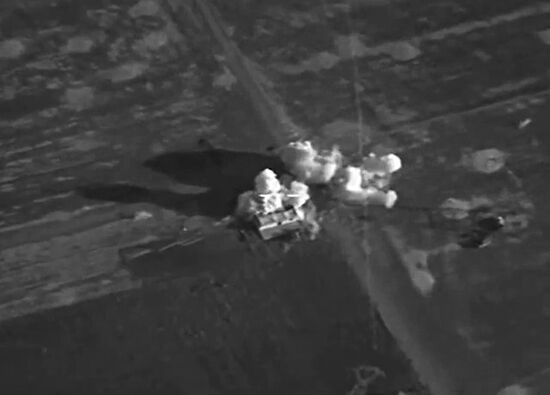 Самолеты ВКС России уничтожили укрепленные позиции боевиков ИГ