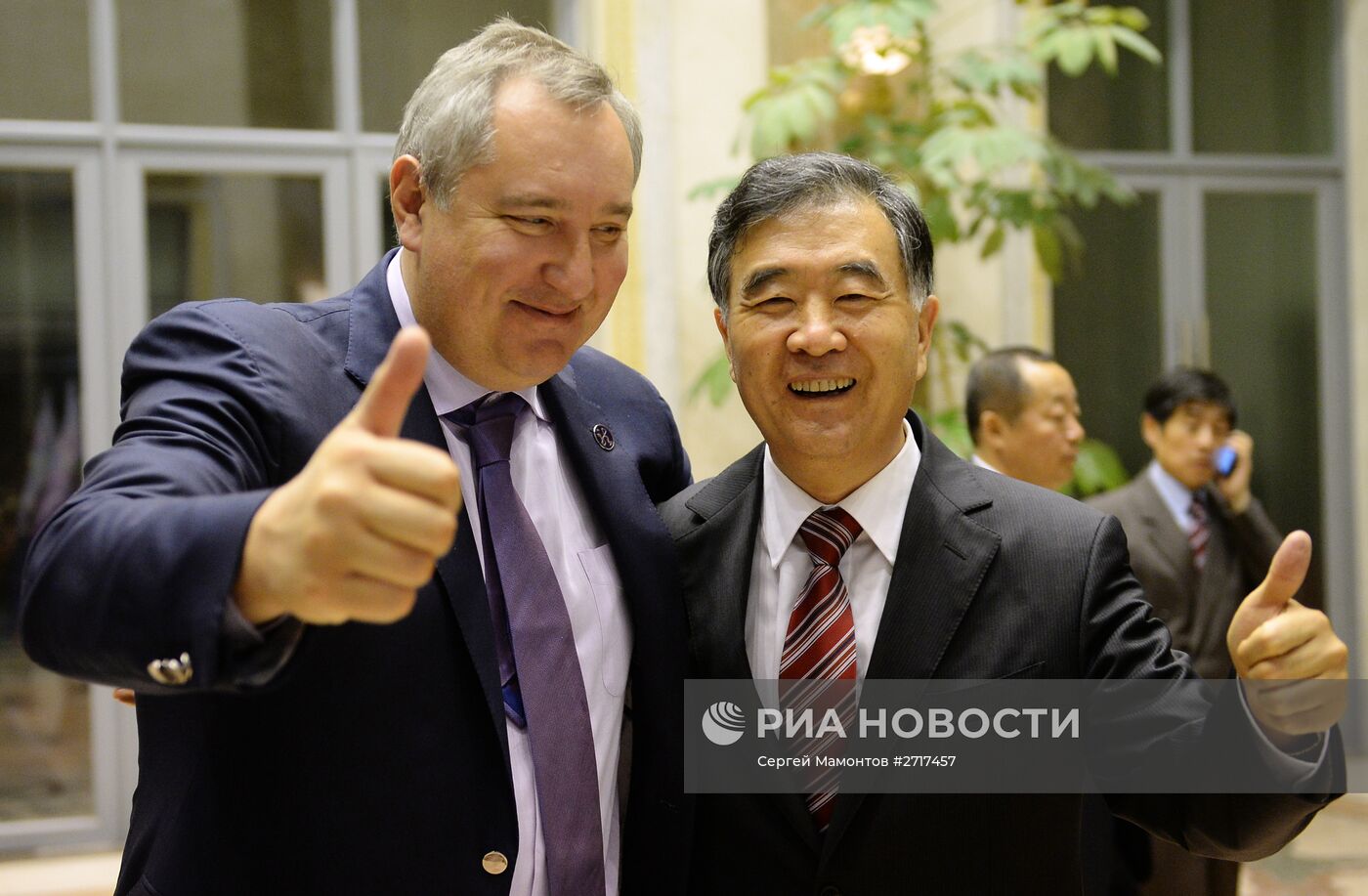 Д.Рогозин открыл российско-китайское "Экспо" в Харбине