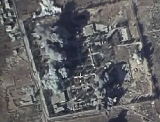 Российская авиация нанесла удары по лагерю подготовки боевиков ИГ в Сирии