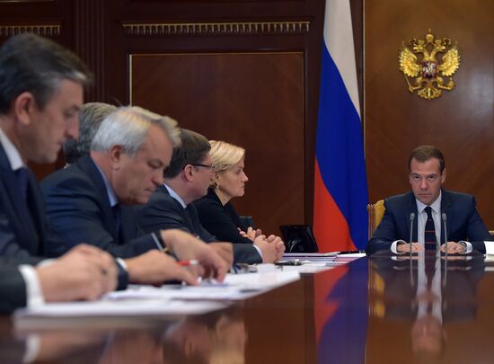 Премьер-министр РФ Д.Медведев провел совещание по социальными вопросам