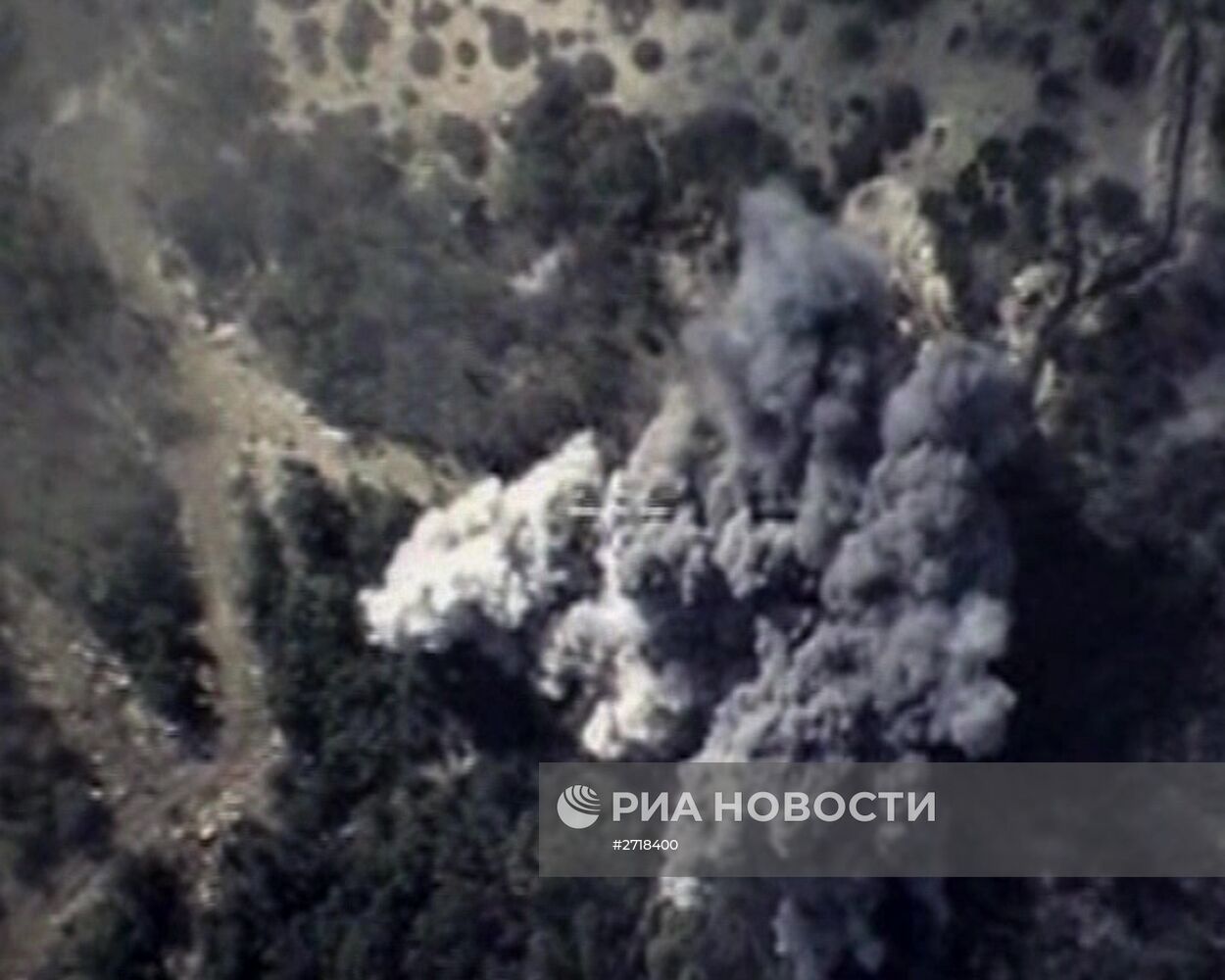 ВКС России уничтожили склады боеприпасов отряда боевиков ИГ