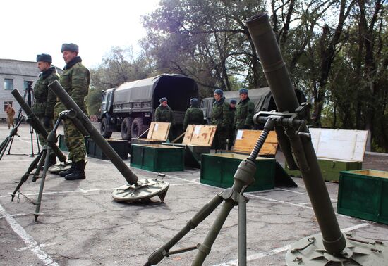 Отвод вооружений калибра менее 100 мм от линии соприкосновения в Луганской области