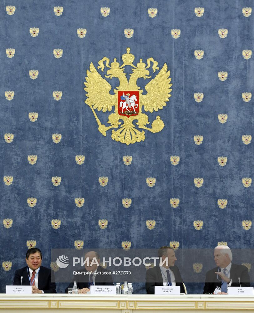 Премьер-министр РФ Д.Медведев провел 29-е заседание Консультативного совета по иностранным инвестициям в России