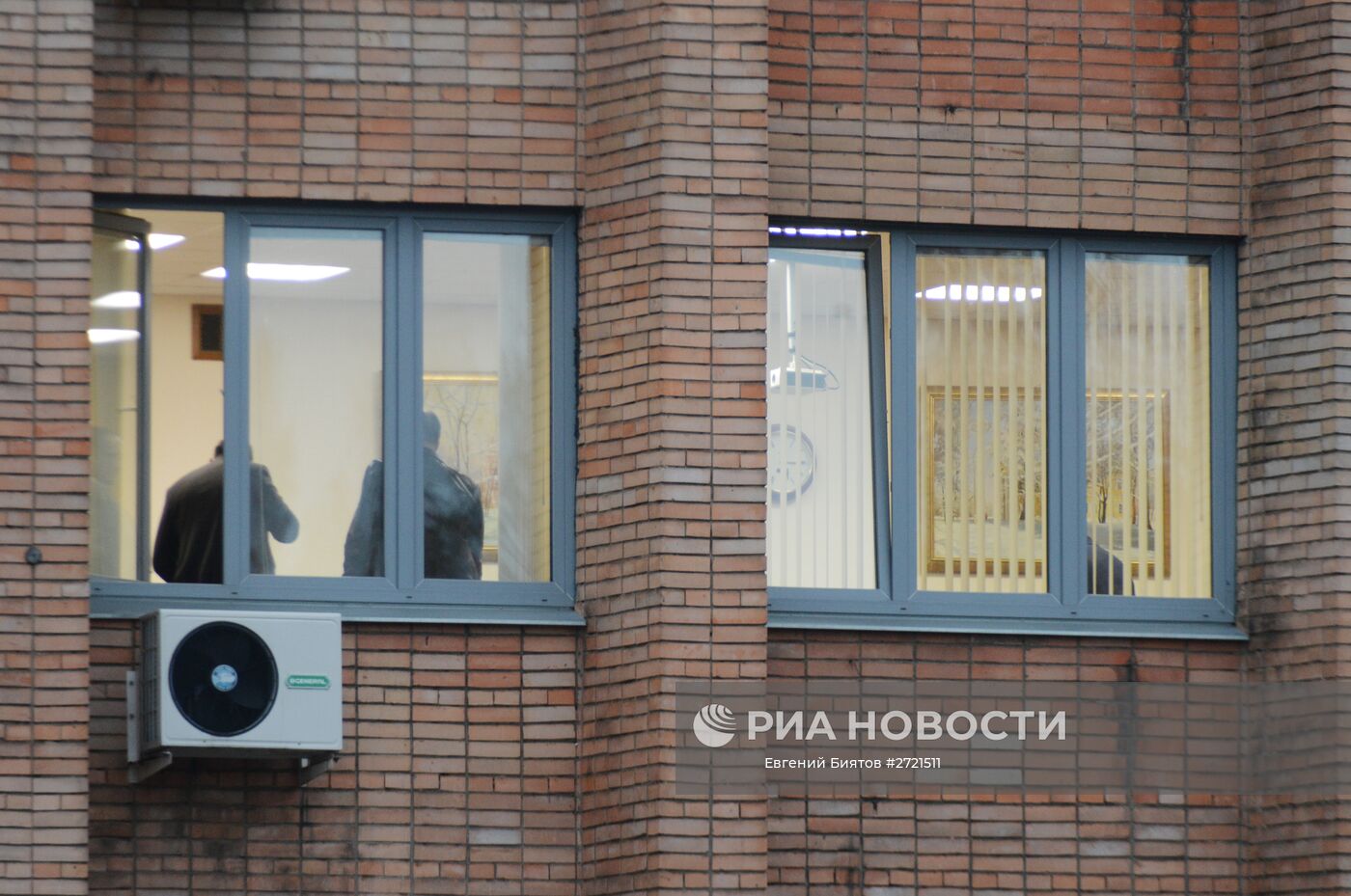 Здание городской администрации подмосковного Красногорска, где 19 октября были убиты первый заммэра Красногорска Юрий Караулов и руководитель красногорских электросетей Георгий Котляренко. Место: Россия, Московская область, Красногорск. Автор: Евгений Биятов/РИА Новости. В Подмосковье убиты первый заммэра Красногорска и глава электросетей