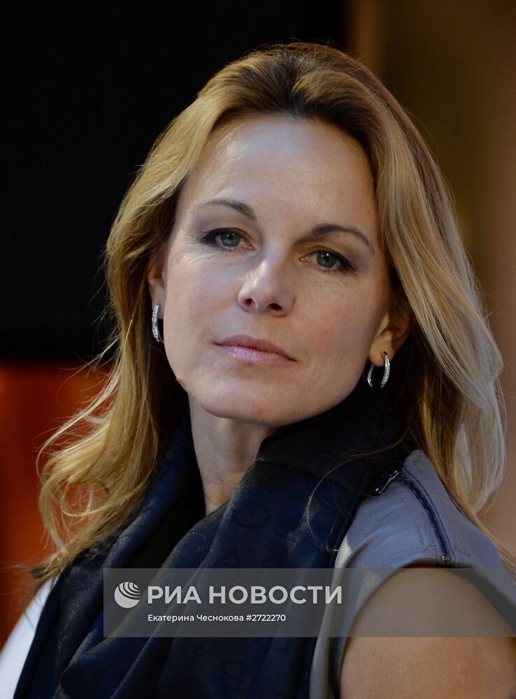 Встреча с исполнителями главных ролей и создателями ледового мюзикла "Кармен"