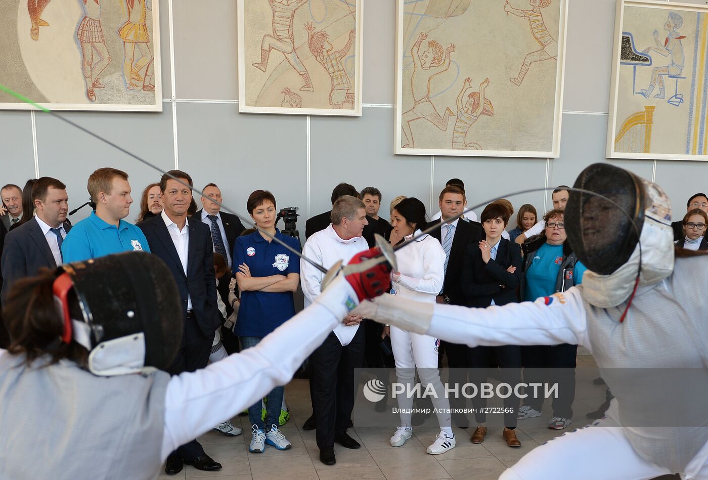 Президент МОК Т. Бах провел мастер-класс по фехтованию