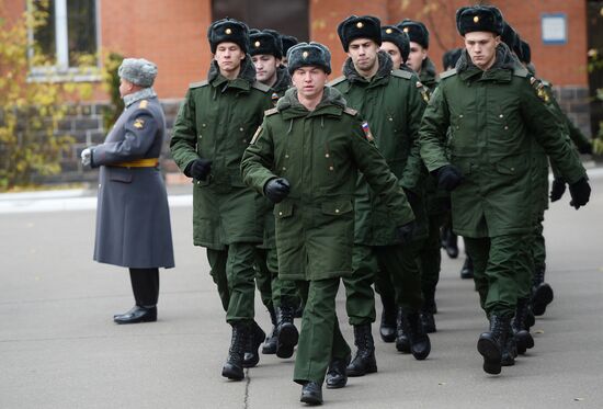 Отправка призывников в комендантский Преображенский полк