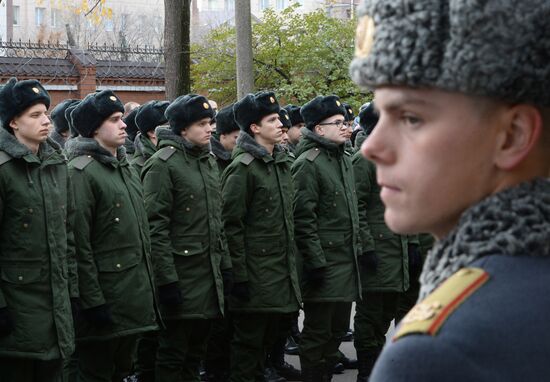 Отправка призывников в комендантский Преображенский полк