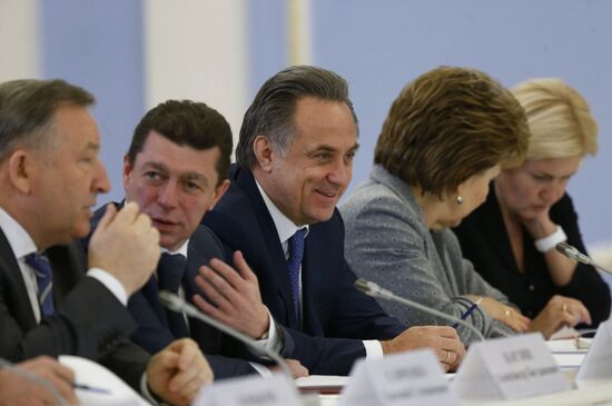 Премьер-министр РФ Д.Медведев провел заседание Правительственной комиссии по вопросам охраны здоровья граждан