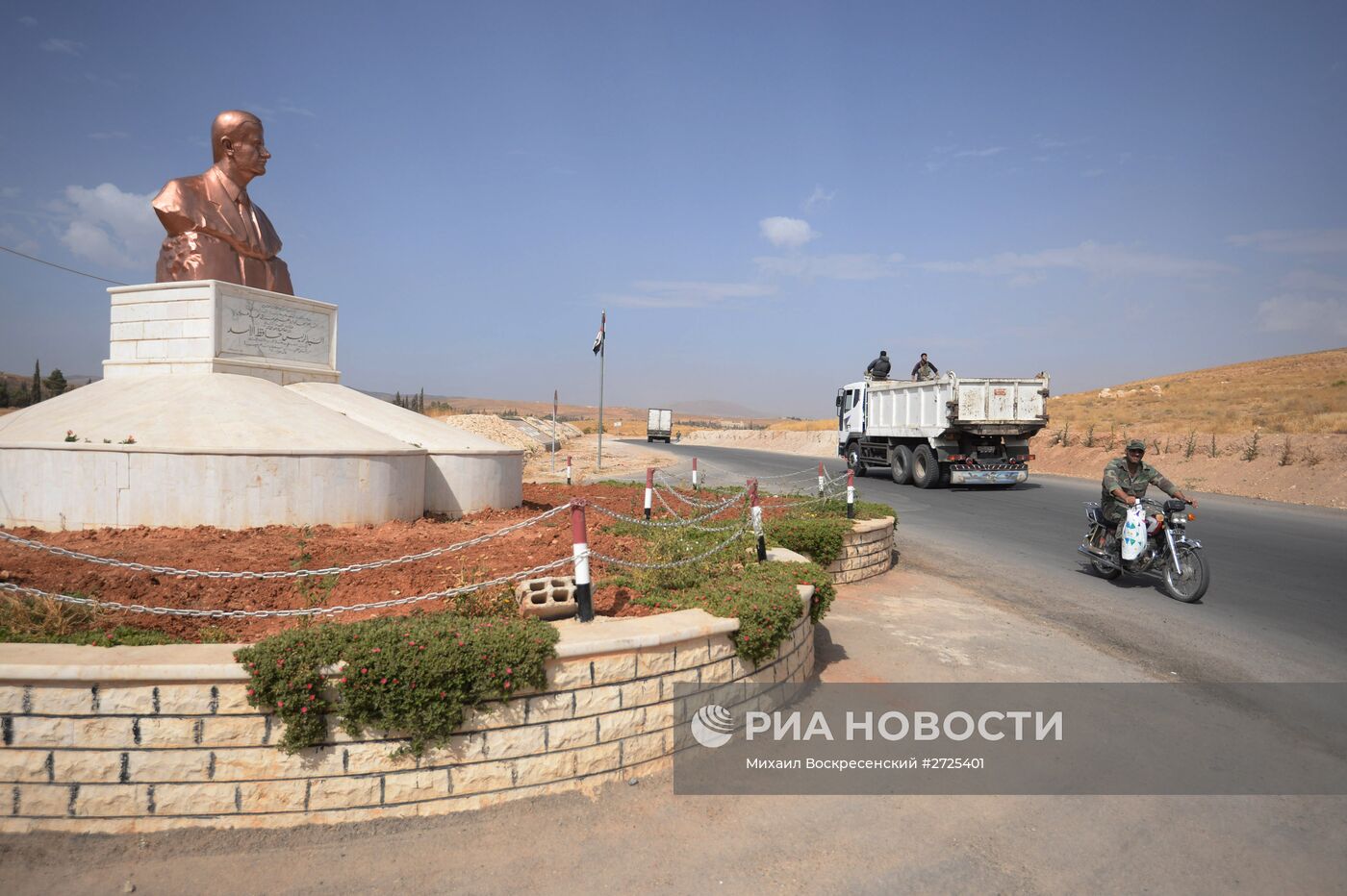 Бойцы 10-й дивизии 2-го корпуса САА у города Катана в Сирии