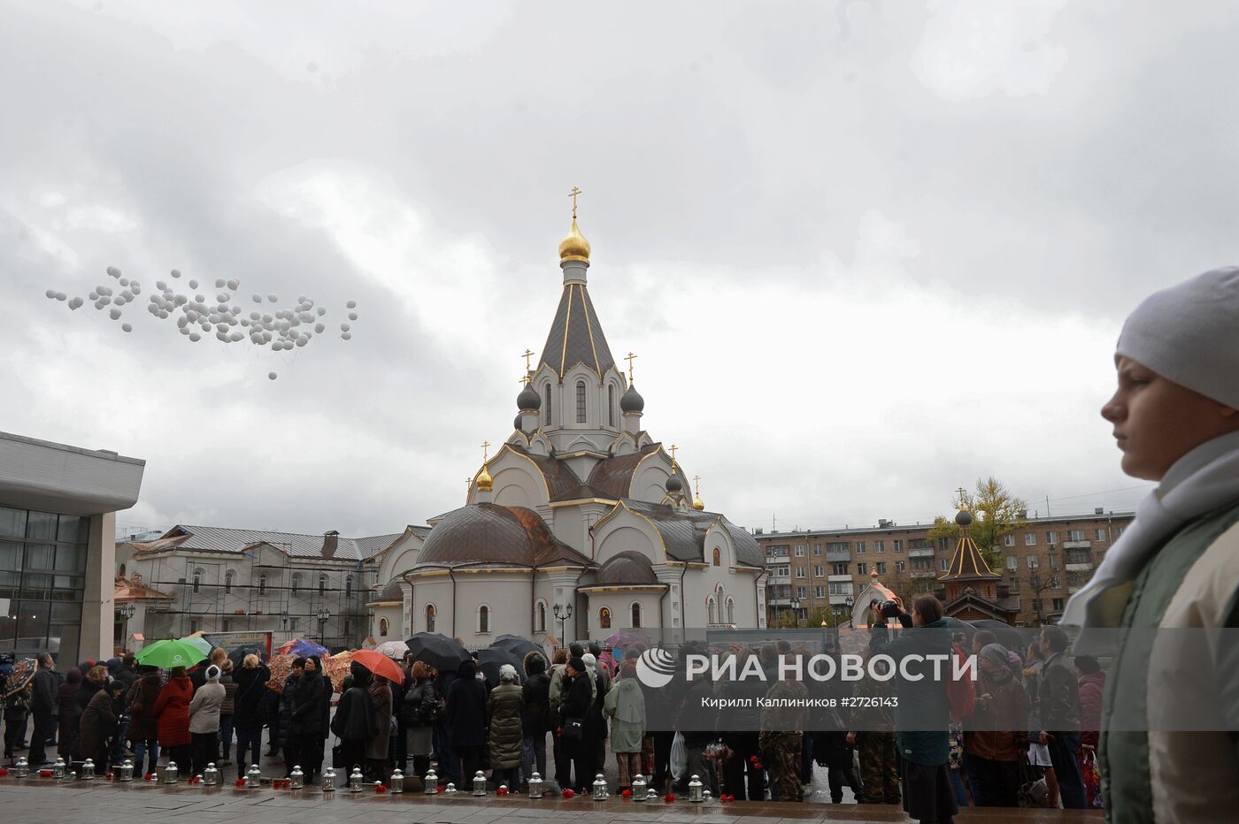 Заложили камень храма. Церковь на Дубровке Норд ОСТ. Храм в честь святых равноапостольных Мефодия и Кирилла на Дубровке. Храм в память жертв на Дубровке. Памятник жертвам Норд-оста.