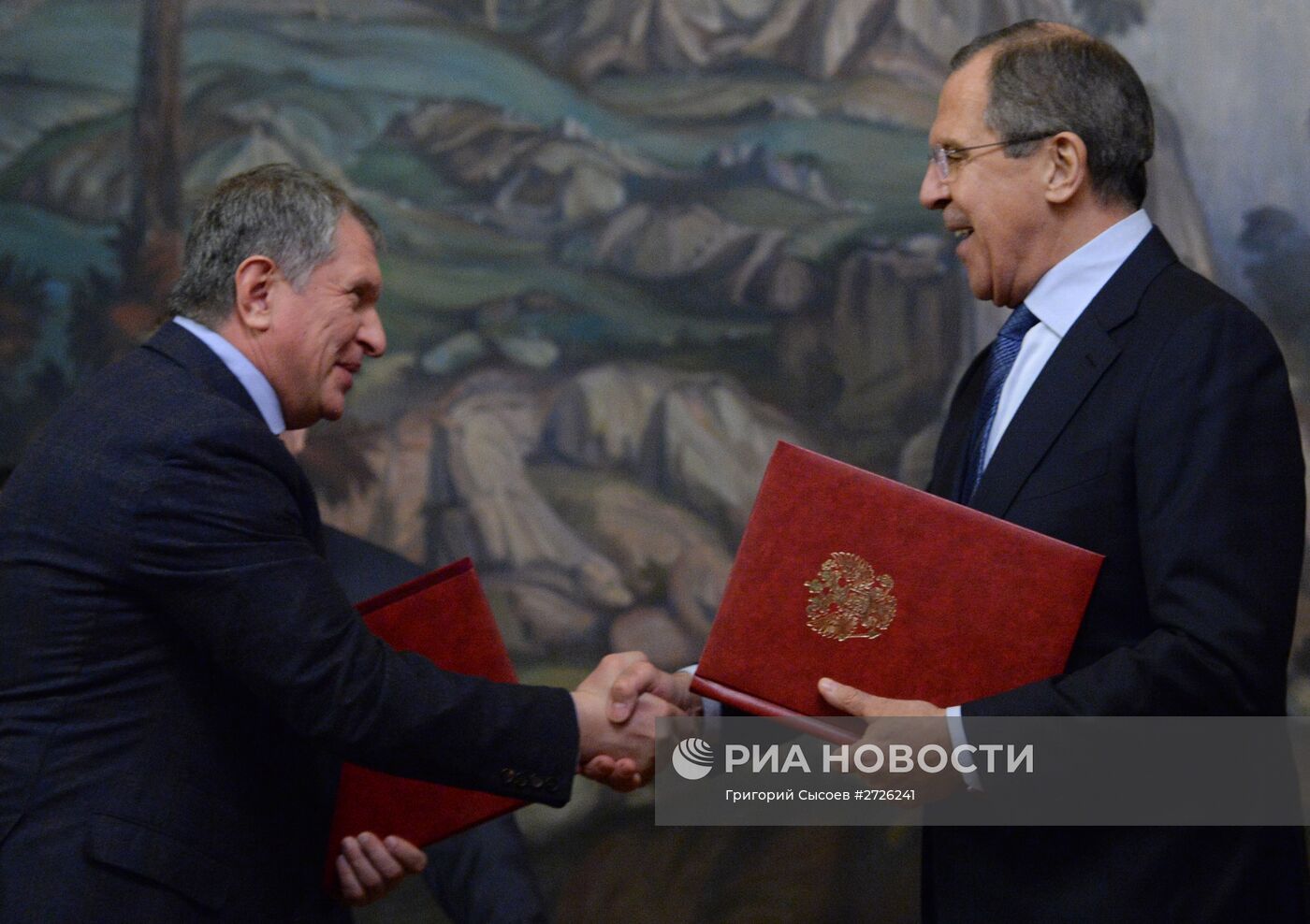 Подписание соглашения о сотрудничестве между МИД России и ОАО "НК "Роснефть"