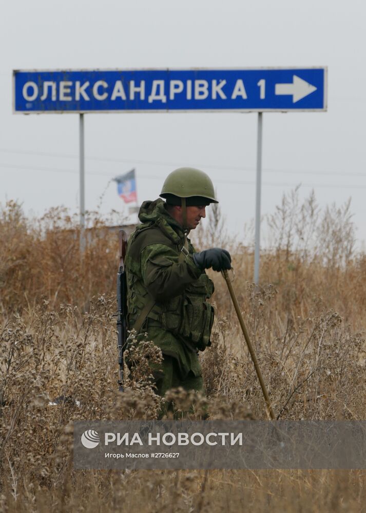Продолжается сплошное разминирование территории в районе Донецка
