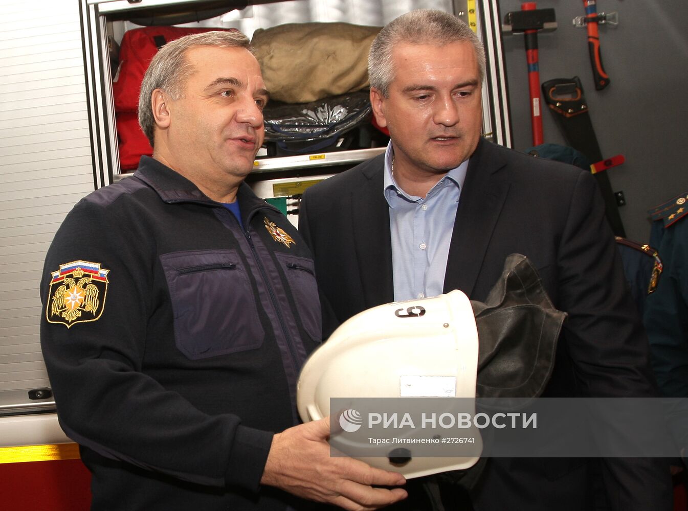 Церемония вручения знамени и новой техники Главному управлению МЧС России по Республике Крым