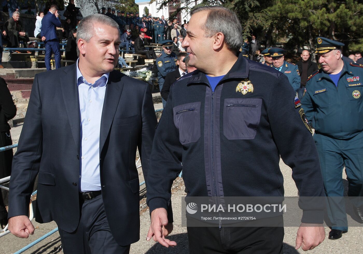 Церемония вручения знамени и новой техники Главному управлению МЧС России по Республике Крым