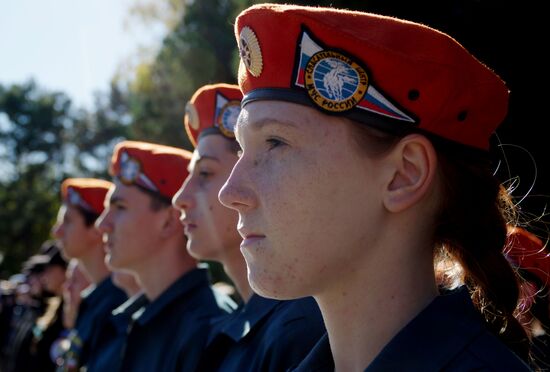 Церемония вручения знамени и новой техники Главному управлению МЧС России по Республике Крым