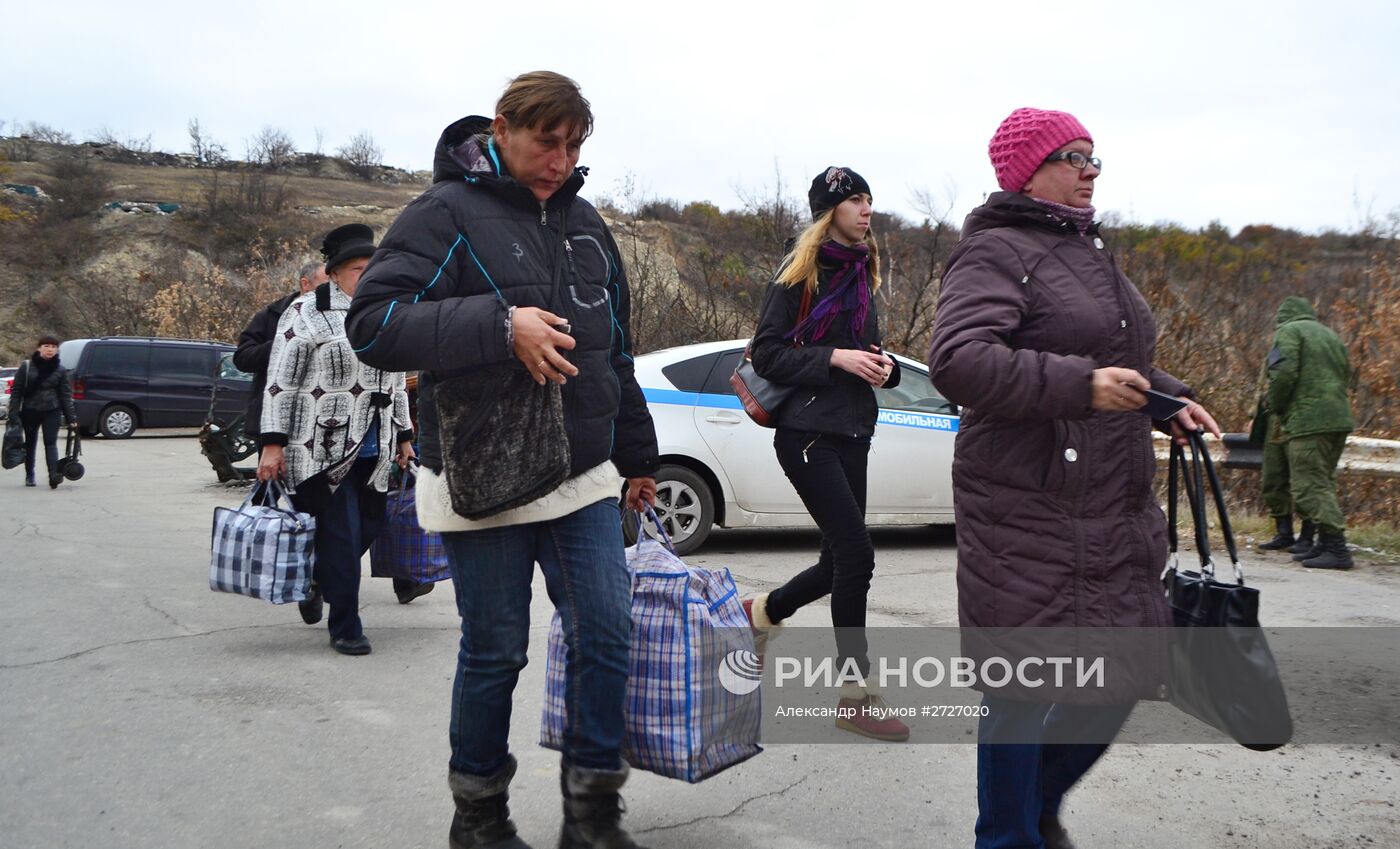 Открытие пункта пропуска в станице Луганской