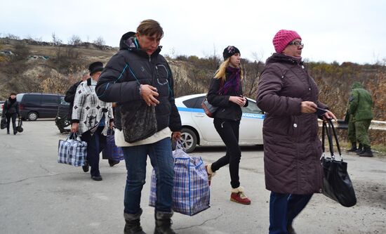 Открытие пункта пропуска в станице Луганской