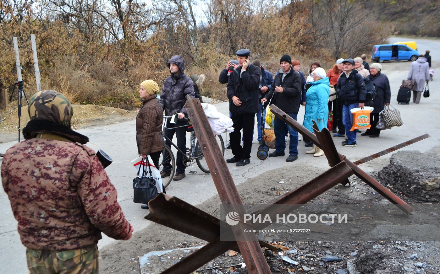 Открытие пункта пропуска в станице Луганской