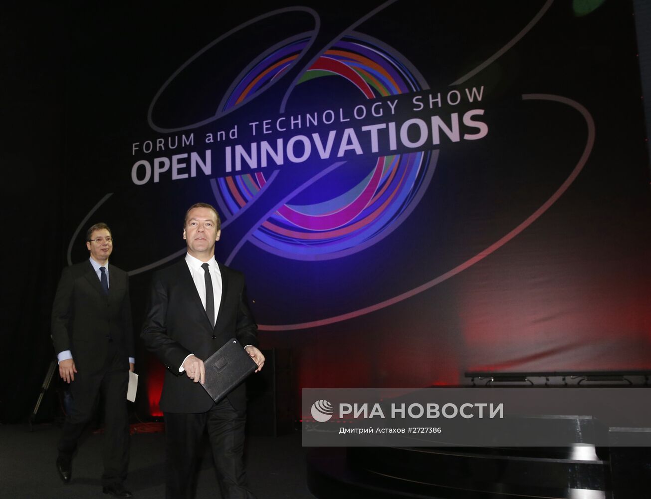 Премьер-министр РФ Д.Медведев на международном форуме "Открытые инновации" в Москве