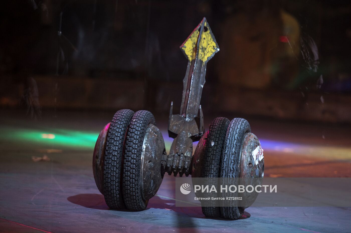 Шоу "Бронебот 2015: Бои роботов. Осенний разогрев"